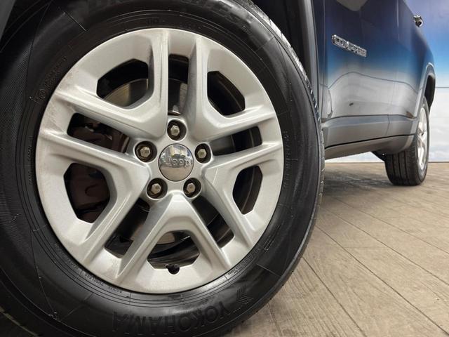 ジープ・コンパス スポーツ　クルーズコントロール　ディスプレイオーディオ　純正１６インチアルミ　Ｂｌｕｅｔｏｏｔｈ　デュアルオートエアコン　コーナーセンサー　ＥＴＣ（14枚目）