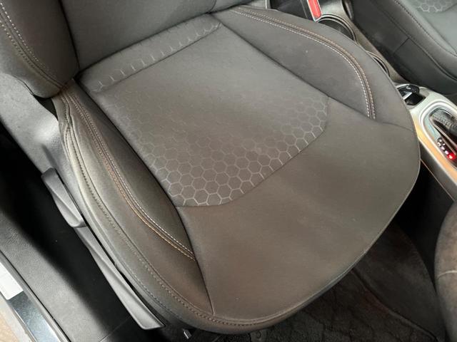 ジープ・コンパス スポーツ　クルーズコントロール　ディスプレイオーディオ　純正１６インチアルミ　Ｂｌｕｅｔｏｏｔｈ　デュアルオートエアコン　コーナーセンサー　ＥＴＣ（27枚目）