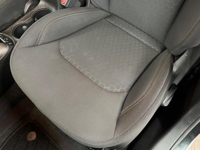 ジープ・コンパス スポーツ　クルーズコントロール　ディスプレイオーディオ　純正１６インチアルミ　Ｂｌｕｅｔｏｏｔｈ　デュアルオートエアコン　コーナーセンサー　ＥＴＣ（28枚目）