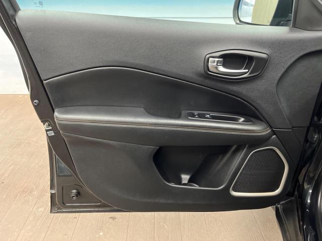 ジープ・コンパス スポーツ　クルーズコントロール　ディスプレイオーディオ　純正１６インチアルミ　Ｂｌｕｅｔｏｏｔｈ　デュアルオートエアコン　コーナーセンサー　ＥＴＣ（31枚目）