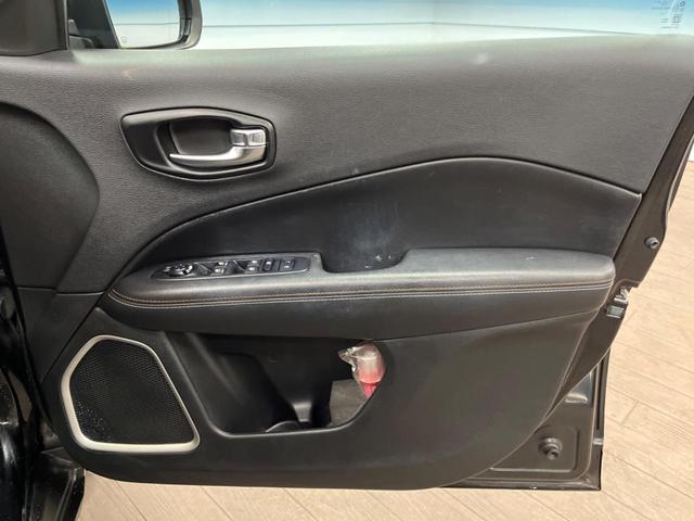 ジープ・コンパス スポーツ　クルーズコントロール　ディスプレイオーディオ　純正１６インチアルミ　Ｂｌｕｅｔｏｏｔｈ　デュアルオートエアコン　コーナーセンサー　ＥＴＣ（32枚目）