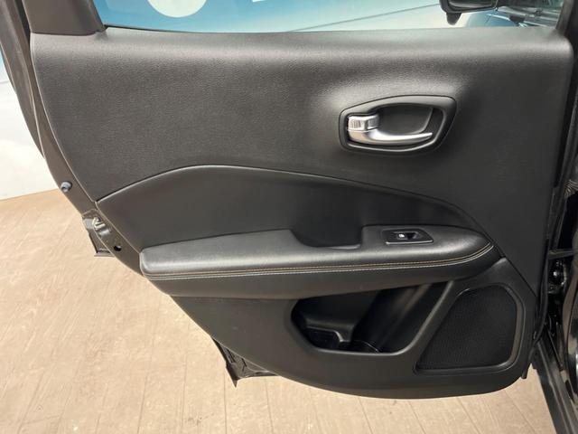 ジープ・コンパス スポーツ　クルーズコントロール　ディスプレイオーディオ　純正１６インチアルミ　Ｂｌｕｅｔｏｏｔｈ　デュアルオートエアコン　コーナーセンサー　ＥＴＣ（33枚目）