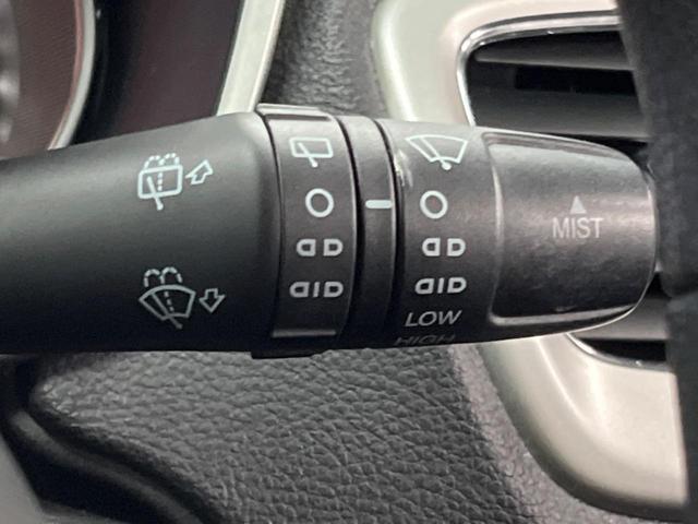 ジープ・コンパス スポーツ　クルーズコントロール　ディスプレイオーディオ　純正１６インチアルミ　Ｂｌｕｅｔｏｏｔｈ　デュアルオートエアコン　コーナーセンサー　ＥＴＣ（50枚目）