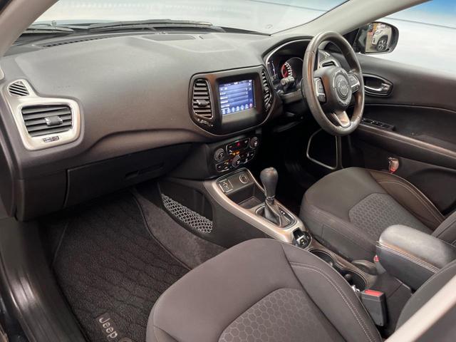 ジープ・コンパス スポーツ　クルーズコントロール　ディスプレイオーディオ　純正１６インチアルミ　Ｂｌｕｅｔｏｏｔｈ　デュアルオートエアコン　コーナーセンサー　ＥＴＣ（56枚目）