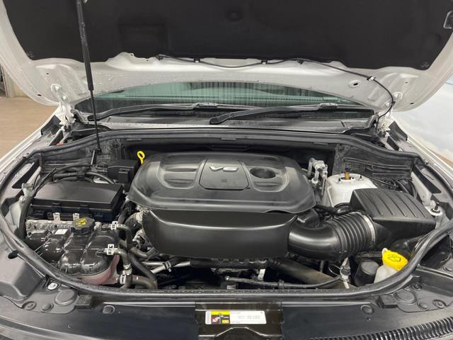 ジープ・グランドチェロキー リミテッド　純正ナビ　地デジ　リアビューカメラ　アダプティブクルーズコントロール　ブラインドスポットモニター　ベンチレーション　純正１８インチアルミ　パワーバックドア　ＨＩＤヘッドランプ　ＡＬＰＩＮＥ製サウンド（19枚目）