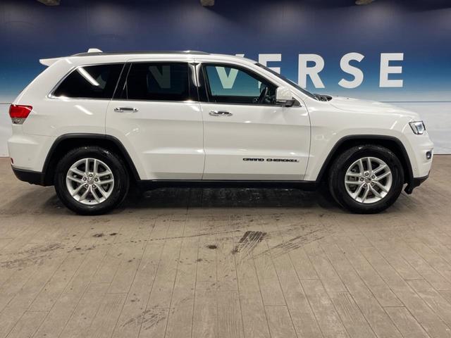 ジープ・グランドチェロキー リミテッド　純正ナビ　地デジ　リアビューカメラ　アダプティブクルーズコントロール　ブラインドスポットモニター　ベンチレーション　純正１８インチアルミ　パワーバックドア　ＨＩＤヘッドランプ　ＡＬＰＩＮＥ製サウンド（25枚目）