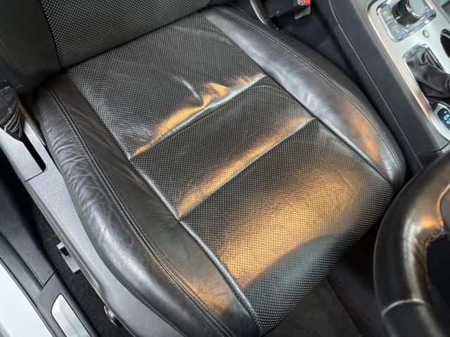 ジープ・グランドチェロキー リミテッド　純正ナビ　地デジ　リアビューカメラ　アダプティブクルーズコントロール　ブラインドスポットモニター　ベンチレーション　純正１８インチアルミ　パワーバックドア　ＨＩＤヘッドランプ　ＡＬＰＩＮＥ製サウンド（27枚目）