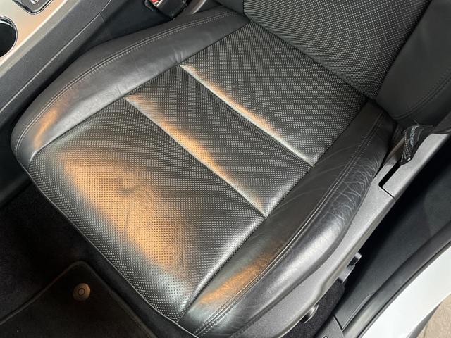 ジープ・グランドチェロキー リミテッド　純正ナビ　地デジ　リアビューカメラ　アダプティブクルーズコントロール　ブラインドスポットモニター　ベンチレーション　純正１８インチアルミ　パワーバックドア　ＨＩＤヘッドランプ　ＡＬＰＩＮＥ製サウンド（28枚目）