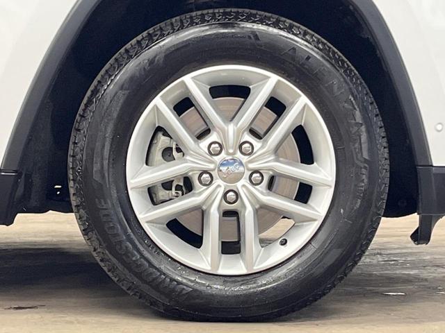 ジープ・グランドチェロキー リミテッド　純正ナビ　地デジ　リアビューカメラ　アダプティブクルーズコントロール　ブラインドスポットモニター　ベンチレーション　純正１８インチアルミ　パワーバックドア　ＨＩＤヘッドランプ　ＡＬＰＩＮＥ製サウンド（35枚目）