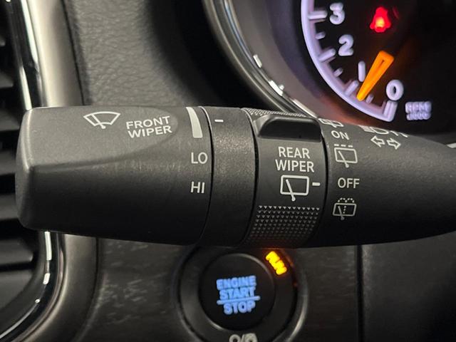 ジープ・グランドチェロキー リミテッド　純正ナビ　地デジ　リアビューカメラ　アダプティブクルーズコントロール　ブラインドスポットモニター　ベンチレーション　純正１８インチアルミ　パワーバックドア　ＨＩＤヘッドランプ　ＡＬＰＩＮＥ製サウンド（55枚目）