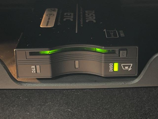 ジープ・グランドチェロキー リミテッド　純正ナビ　地デジ　リアビューカメラ　アダプティブクルーズコントロール　ブラインドスポットモニター　ベンチレーション　純正１８インチアルミ　パワーバックドア　ＨＩＤヘッドランプ　ＡＬＰＩＮＥ製サウンド（64枚目）