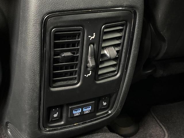 ジープ・グランドチェロキー リミテッド　純正ナビ　地デジ　リアビューカメラ　アダプティブクルーズコントロール　ブラインドスポットモニター　ベンチレーション　純正１８インチアルミ　パワーバックドア　ＨＩＤヘッドランプ　ＡＬＰＩＮＥ製サウンド（65枚目）