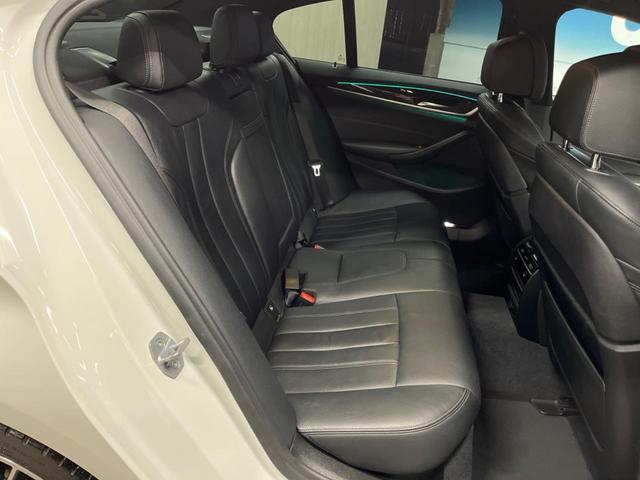 5シリーズ 540i xDrive Mスポーツ イノベーションパッケージ コンフォートパッケージ 純正ナビ 3Dビューカメラ フルセグ アクティブクルーズコントロール パークディスタンスコントロール 黒革シート シートヒーター パワーシート ETC(10枚目)