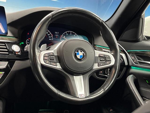 5シリーズ 540i xDrive Mスポーツ イノベーションパッケージ コンフォートパッケージ 純正ナビ 3Dビューカメラ フルセグ アクティブクルーズコントロール パークディスタンスコントロール 黒革シート シートヒーター パワーシート ETC(12枚目)
