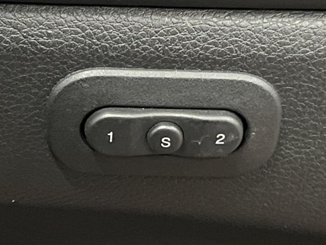 ジープ・グランドチェロキー リミテッド　純正ナビ　リアビューカメラ　アダプティブクルーズコントロール　パークセンサー　ブラインドスポットモニター　黒革シート　シートヒーター　パワーシート　フルセグＴＶ　ＥＴＣ　Ｂｌｕｅｔｏｏｔｈ（8枚目）