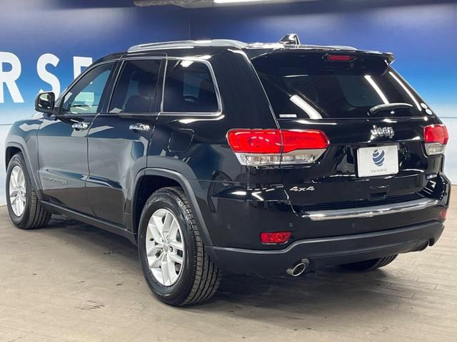 ジープ・グランドチェロキー リミテッド　純正ナビ　リアビューカメラ　アダプティブクルーズコントロール　パークセンサー　ブラインドスポットモニター　黒革シート　シートヒーター　パワーシート　フルセグＴＶ　ＥＴＣ　Ｂｌｕｅｔｏｏｔｈ（24枚目）