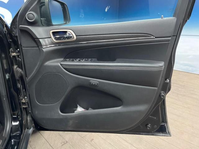 ジープ・グランドチェロキー リミテッド　純正ナビ　リアビューカメラ　アダプティブクルーズコントロール　パークセンサー　ブラインドスポットモニター　黒革シート　シートヒーター　パワーシート　フルセグＴＶ　ＥＴＣ　Ｂｌｕｅｔｏｏｔｈ（35枚目）