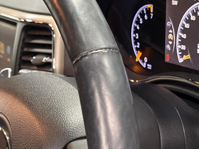 ジープ・グランドチェロキー リミテッド　純正ナビ　リアビューカメラ　アダプティブクルーズコントロール　パークセンサー　ブラインドスポットモニター　黒革シート　シートヒーター　パワーシート　フルセグＴＶ　ＥＴＣ　Ｂｌｕｅｔｏｏｔｈ（43枚目）