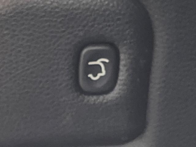 ジープ・グランドチェロキー リミテッド　純正ナビ　リアビューカメラ　アダプティブクルーズコントロール　パークセンサー　ブラインドスポットモニター　黒革シート　シートヒーター　パワーシート　フルセグＴＶ　ＥＴＣ　Ｂｌｕｅｔｏｏｔｈ（44枚目）