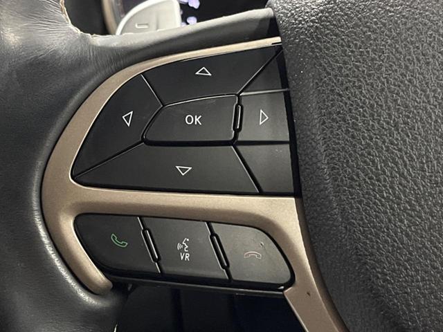 ジープ・グランドチェロキー リミテッド　純正ナビ　リアビューカメラ　アダプティブクルーズコントロール　パークセンサー　ブラインドスポットモニター　黒革シート　シートヒーター　パワーシート　フルセグＴＶ　ＥＴＣ　Ｂｌｕｅｔｏｏｔｈ（65枚目）