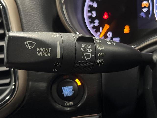 ジープ・グランドチェロキー リミテッド　純正ナビ　リアビューカメラ　アダプティブクルーズコントロール　パークセンサー　ブラインドスポットモニター　黒革シート　シートヒーター　パワーシート　フルセグＴＶ　ＥＴＣ　Ｂｌｕｅｔｏｏｔｈ（68枚目）