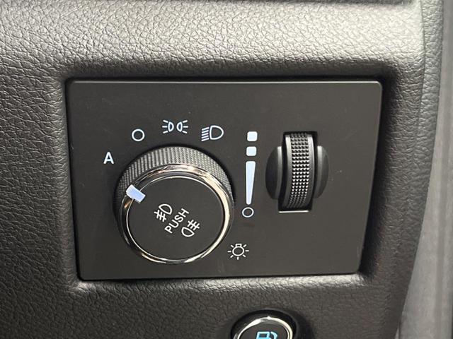 ジープ・グランドチェロキー リミテッド　純正ナビ　リアビューカメラ　アダプティブクルーズコントロール　パークセンサー　ブラインドスポットモニター　黒革シート　シートヒーター　パワーシート　フルセグＴＶ　ＥＴＣ　Ｂｌｕｅｔｏｏｔｈ（70枚目）