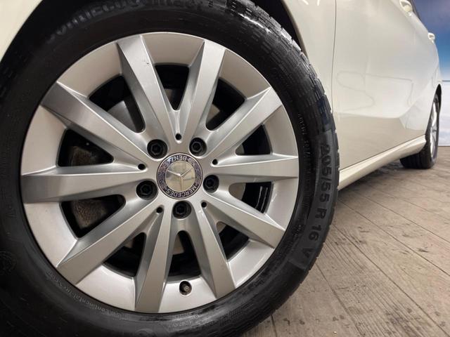 Ｂクラス Ｂ１８０　サンルーフ　茶革シート　ベーシックパッケージプラス　レーダーセーフティパッケージ　純正ナビ　バックカメラ　ディストロニック　シートヒーター　メモリー付パワーシート　ＬＥＤヘッドランプ　パークトロニック（14枚目）