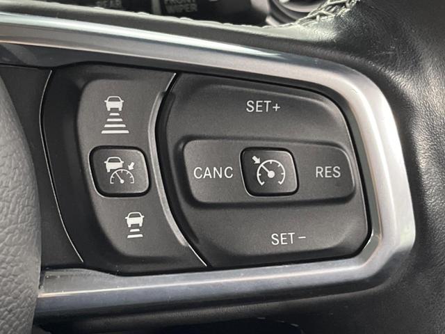 ジープ・ラングラーアンリミテッド サハラ　革シート　Ｕコネクトナビ　ＡｐｐｌｅＣａｒＰｌａｙ　フルセグＴＶ　Ｂｌｕｅｔｏｏｔｈ　バックカメラ　アクティブクルーズコントロール　ブラインドスポット　ＬＥＤヘッドランプ　ステアリングヒーター（7枚目）
