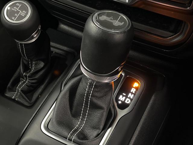 ジープ・ラングラーアンリミテッド サハラ　革シート　Ｕコネクトナビ　ＡｐｐｌｅＣａｒＰｌａｙ　フルセグＴＶ　Ｂｌｕｅｔｏｏｔｈ　バックカメラ　アクティブクルーズコントロール　ブラインドスポット　ＬＥＤヘッドランプ　ステアリングヒーター（31枚目）