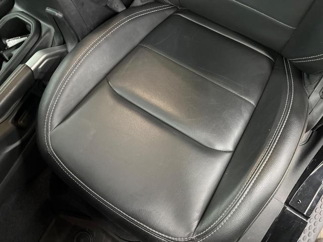 ジープ・ラングラーアンリミテッド サハラ　革シート　Ｕコネクトナビ　ＡｐｐｌｅＣａｒＰｌａｙ　フルセグＴＶ　Ｂｌｕｅｔｏｏｔｈ　バックカメラ　アクティブクルーズコントロール　ブラインドスポット　ＬＥＤヘッドランプ　ステアリングヒーター（37枚目）