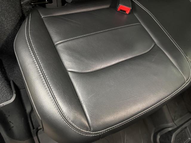 ジープ・ラングラーアンリミテッド サハラ　革シート　Ｕコネクトナビ　ＡｐｐｌｅＣａｒＰｌａｙ　フルセグＴＶ　Ｂｌｕｅｔｏｏｔｈ　バックカメラ　アクティブクルーズコントロール　ブラインドスポット　ＬＥＤヘッドランプ　ステアリングヒーター（38枚目）