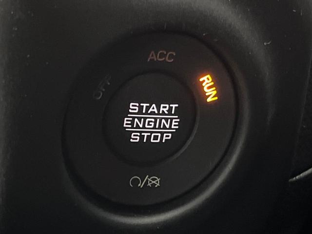 ジープ・ラングラーアンリミテッド サハラ　革シート　Ｕコネクトナビ　ＡｐｐｌｅＣａｒＰｌａｙ　フルセグＴＶ　Ｂｌｕｅｔｏｏｔｈ　バックカメラ　アクティブクルーズコントロール　ブラインドスポット　ＬＥＤヘッドランプ　ステアリングヒーター（55枚目）
