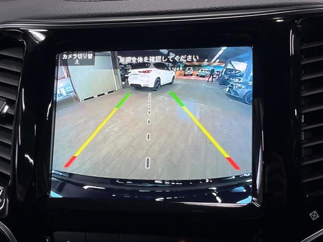ジープ・チェロキー Ｓ－モデル　特別仕様車　黒革シート　シートベンチレーション　アダプティブクルーズコントロール　ブラインドスポットアシスト　純正ナビ　バックカメラ　シートヒーター　パワーシート　電動リアゲート　ＬＥＤヘッドライト（6枚目）