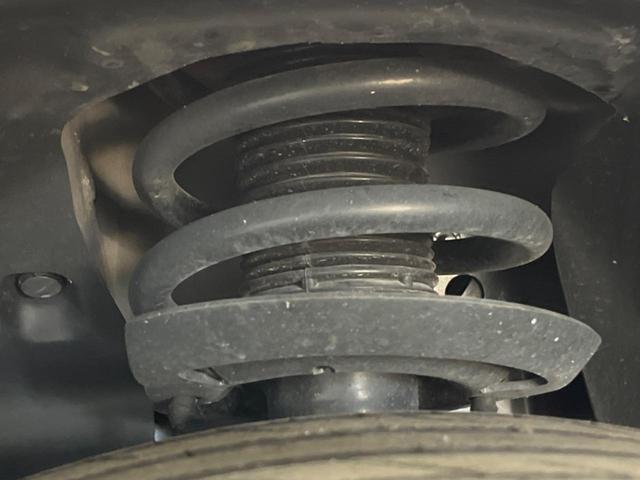 ジープ・チェロキー Ｓ－モデル　特別仕様車　黒革シート　シートベンチレーション　アダプティブクルーズコントロール　ブラインドスポットアシスト　純正ナビ　バックカメラ　シートヒーター　パワーシート　電動リアゲート　ＬＥＤヘッドライト（21枚目）