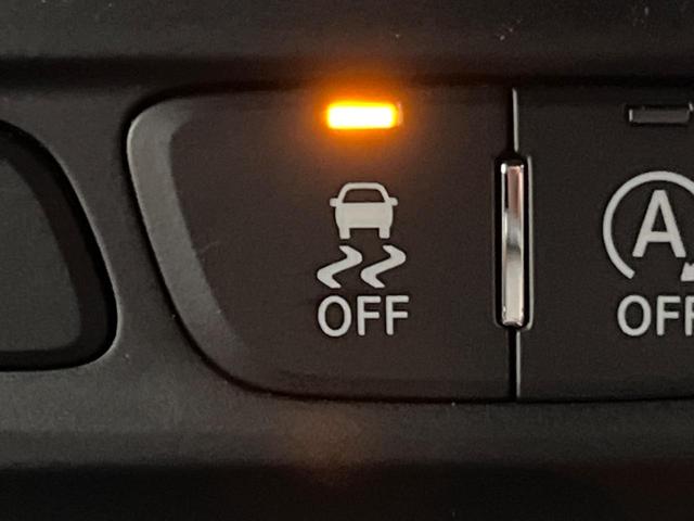 ジープ・チェロキー Ｓ－モデル　特別仕様車　黒革シート　シートベンチレーション　アダプティブクルーズコントロール　ブラインドスポットアシスト　純正ナビ　バックカメラ　シートヒーター　パワーシート　電動リアゲート　ＬＥＤヘッドライト（47枚目）