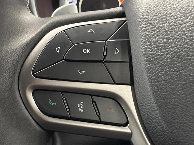 ジープ・チェロキー Ｓ－モデル　特別仕様車　黒革シート　シートベンチレーション　アダプティブクルーズコントロール　ブラインドスポットアシスト　純正ナビ　バックカメラ　シートヒーター　パワーシート　電動リアゲート　ＬＥＤヘッドライト（52枚目）