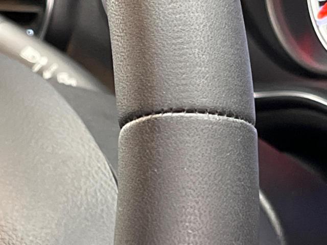 ジープ・チェロキー Ｓ－モデル　特別仕様車　黒革シート　シートベンチレーション　アダプティブクルーズコントロール　ブラインドスポットアシスト　純正ナビ　バックカメラ　シートヒーター　パワーシート　電動リアゲート　ＬＥＤヘッドライト（59枚目）