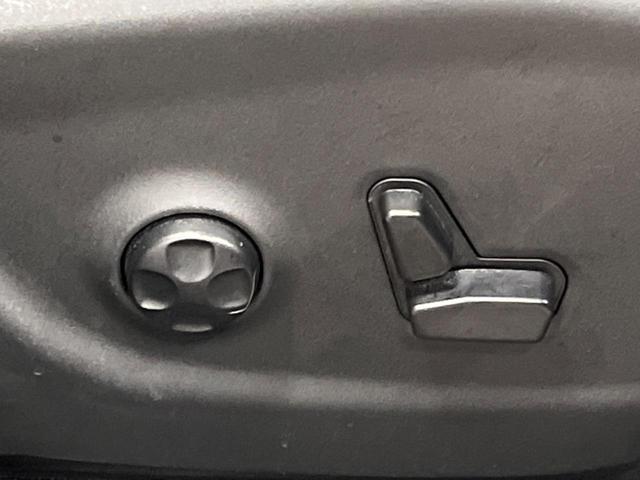 ジープ・チェロキー Ｓ－モデル　特別仕様車　黒革シート　シートベンチレーション　アダプティブクルーズコントロール　ブラインドスポットアシスト　純正ナビ　バックカメラ　シートヒーター　パワーシート　電動リアゲート　ＬＥＤヘッドライト（60枚目）