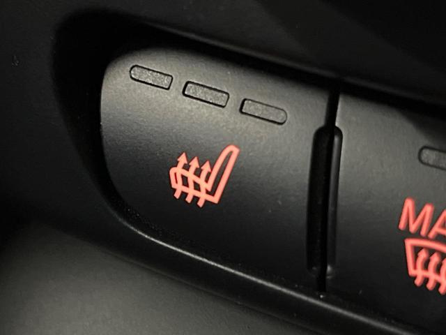 ＭＩＮＩ クーパーＤ　クラブマン　格子ステッチ入り革シートセット　ペッパーパッケージ　アクティブクルーズコントロール　シートヒーター　パワーシート　純正ナビ　バックカメラ　インテリジェントセーフティ　純正黒塗装ＡＷ　ＬＥＤヘッドライト（8枚目）