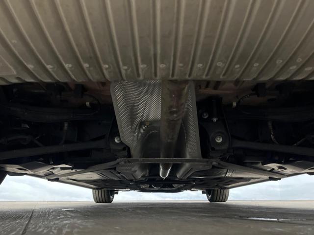 ＭＩＮＩ クーパーＤ　クラブマン　格子ステッチ入り革シートセット　ペッパーパッケージ　アクティブクルーズコントロール　シートヒーター　パワーシート　純正ナビ　バックカメラ　インテリジェントセーフティ　純正黒塗装ＡＷ　ＬＥＤヘッドライト（20枚目）