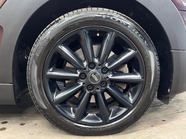 ＭＩＮＩ クーパーＤ　クラブマン　格子ステッチ入り革シートセット　ペッパーパッケージ　アクティブクルーズコントロール　シートヒーター　パワーシート　純正ナビ　バックカメラ　インテリジェントセーフティ　純正黒塗装ＡＷ　ＬＥＤヘッドライト（35枚目）