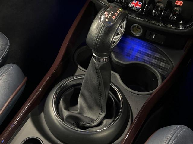 ＭＩＮＩ クーパーＤ　クラブマン　格子ステッチ入り革シートセット　ペッパーパッケージ　アクティブクルーズコントロール　シートヒーター　パワーシート　純正ナビ　バックカメラ　インテリジェントセーフティ　純正黒塗装ＡＷ　ＬＥＤヘッドライト（44枚目）