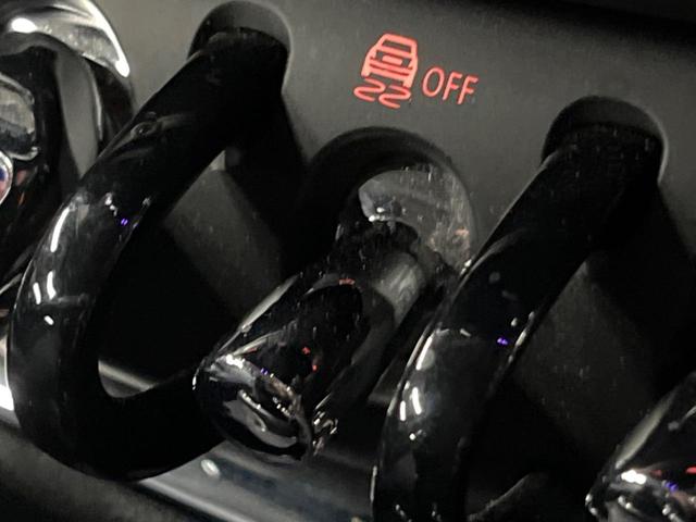 ＭＩＮＩ クーパーＤ　クラブマン　格子ステッチ入り革シートセット　ペッパーパッケージ　アクティブクルーズコントロール　シートヒーター　パワーシート　純正ナビ　バックカメラ　インテリジェントセーフティ　純正黒塗装ＡＷ　ＬＥＤヘッドライト（48枚目）