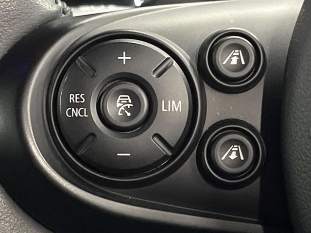 ＭＩＮＩ クーパーＤ　クロスオーバー　ペッパーパッケージ　アダプティブクルーズコントロール　インテリジェントセーフティ　純正ナビ　バックカメラ　純正黒塗装ＡＷ　電動リアゲート　Ｂｌｕｅｔｏｏｔｈ　ＬＥＤヘッドライト　アンビエントライト（4枚目）