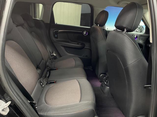 ＭＩＮＩ クーパーＤ　クロスオーバー　ペッパーパッケージ　アダプティブクルーズコントロール　インテリジェントセーフティ　純正ナビ　バックカメラ　純正黒塗装ＡＷ　電動リアゲート　Ｂｌｕｅｔｏｏｔｈ　ＬＥＤヘッドライト　アンビエントライト（10枚目）