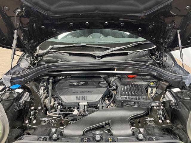 ＭＩＮＩ クーパーＤ　クロスオーバー　ペッパーパッケージ　アダプティブクルーズコントロール　インテリジェントセーフティ　純正ナビ　バックカメラ　純正黒塗装ＡＷ　電動リアゲート　Ｂｌｕｅｔｏｏｔｈ　ＬＥＤヘッドライト　アンビエントライト（19枚目）