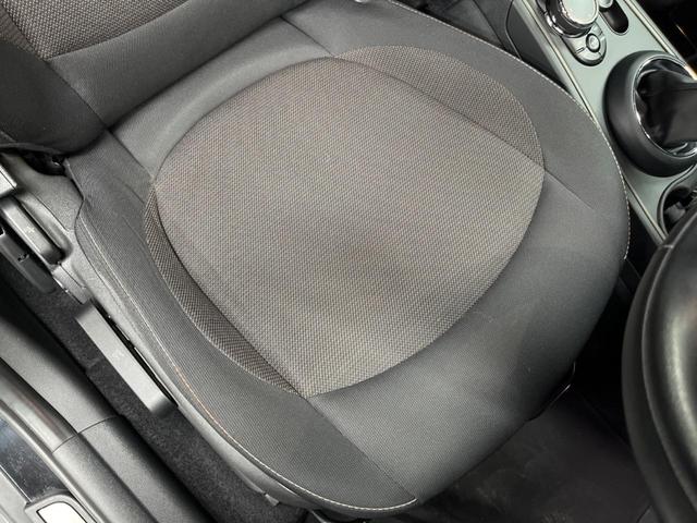 ＭＩＮＩ クーパーＤ　クロスオーバー　ペッパーパッケージ　アダプティブクルーズコントロール　インテリジェントセーフティ　純正ナビ　バックカメラ　純正黒塗装ＡＷ　電動リアゲート　Ｂｌｕｅｔｏｏｔｈ　ＬＥＤヘッドライト　アンビエントライト（27枚目）