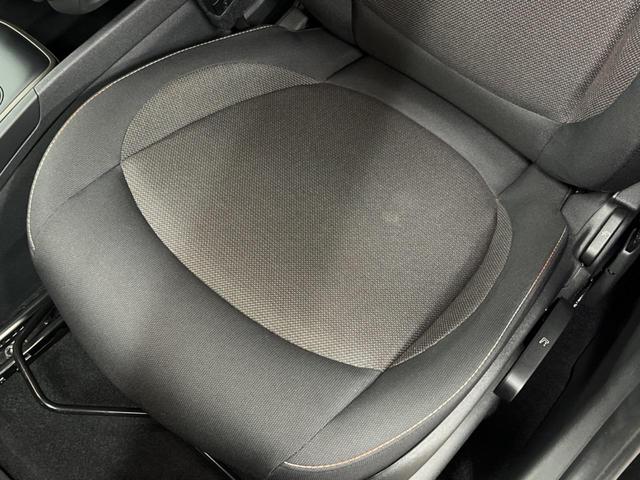 ＭＩＮＩ クーパーＤ　クロスオーバー　ペッパーパッケージ　アダプティブクルーズコントロール　インテリジェントセーフティ　純正ナビ　バックカメラ　純正黒塗装ＡＷ　電動リアゲート　Ｂｌｕｅｔｏｏｔｈ　ＬＥＤヘッドライト　アンビエントライト（28枚目）