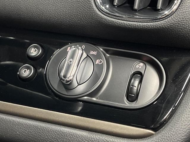 ＭＩＮＩ クーパーＤ　クロスオーバー　ペッパーパッケージ　アダプティブクルーズコントロール　インテリジェントセーフティ　純正ナビ　バックカメラ　純正黒塗装ＡＷ　電動リアゲート　Ｂｌｕｅｔｏｏｔｈ　ＬＥＤヘッドライト　アンビエントライト（55枚目）