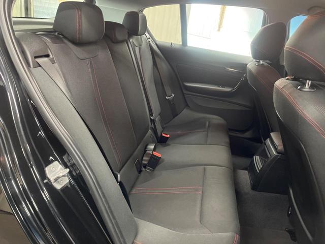 １シリーズ １１８ｄ　スタイル　パーキングサポートパッケージ　インテリジェントセーフティ　純正ナビ　バックカメラ　Ｂｌｕｅｔｏｏｔｈ　ＬＥＤヘッドライト　クルーズコントロール　ドライブモードセレクト　ＥＴＣ内蔵ルームミラー　禁煙車（10枚目）